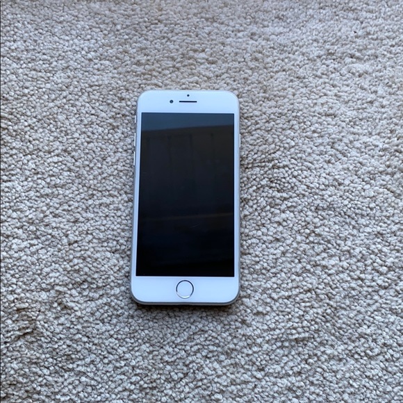 iPhone 8 - Picture 1 of 4